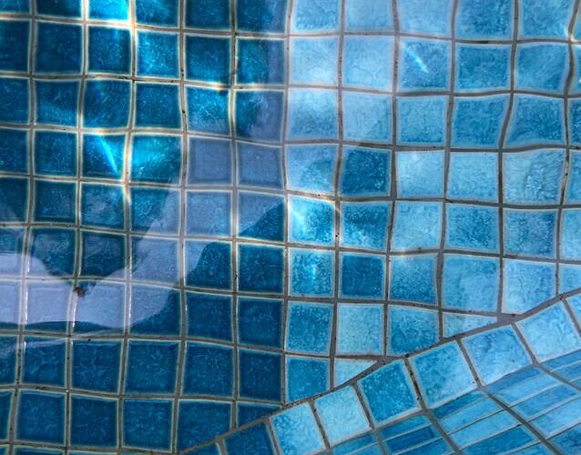 45㎜角施釉特注 窯変2色 類似品:オーシャンブルーシリーズ Pool Tiles (Made-to-order)